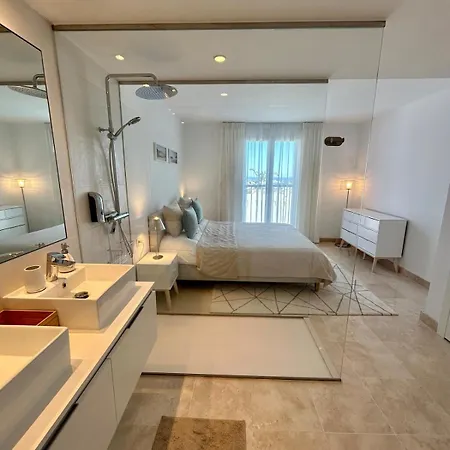 Stunning Sea View Penthouse Appartamento *