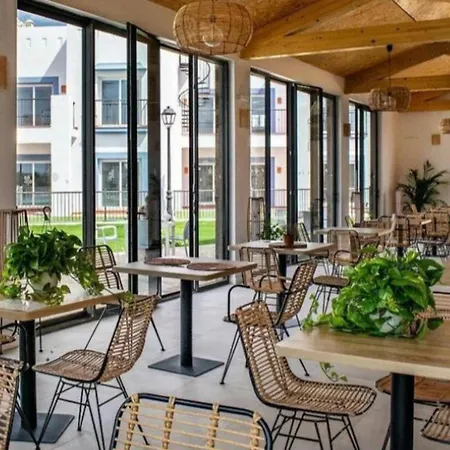 Stunning Sea View Penthouse Εστεπόνα